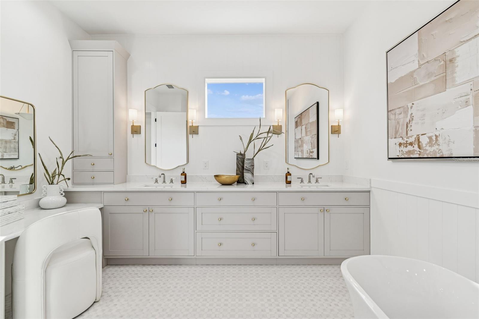 Image 3 of 87 For 4814 Euclid Avenue