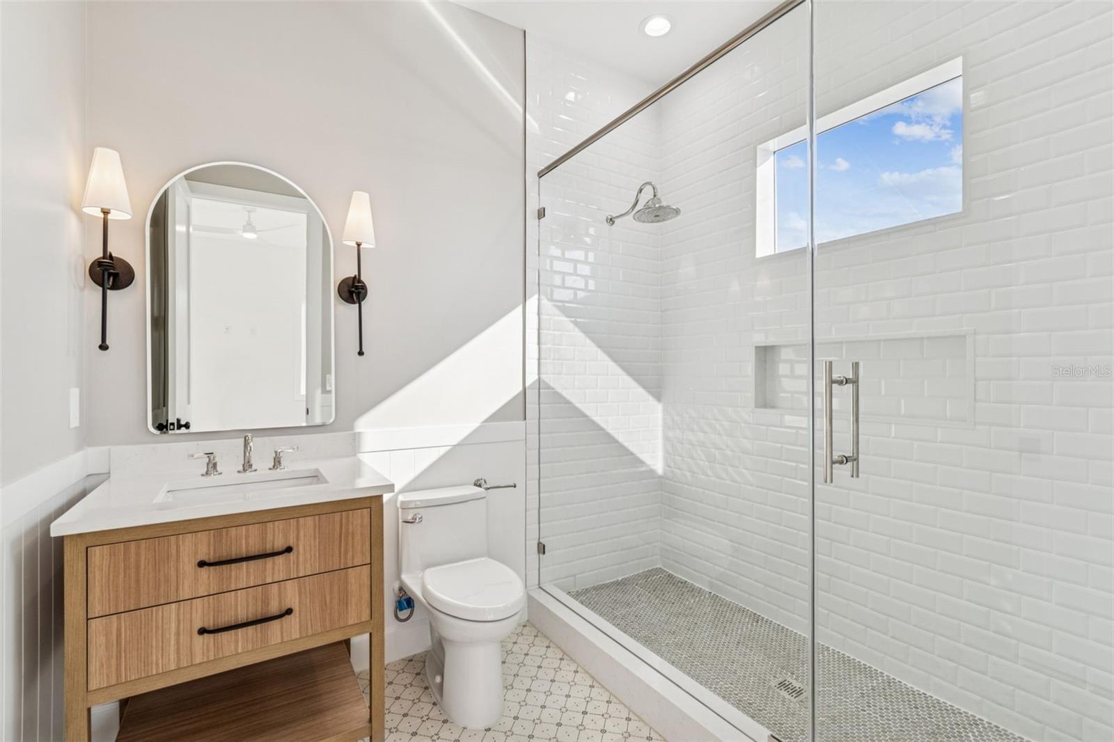 Image 48 of 87 For 4814 Euclid Avenue