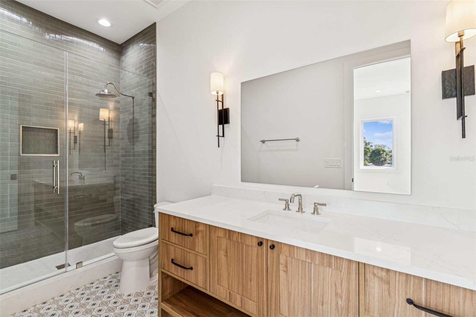 Image 52 of 87 For 4814 Euclid Avenue