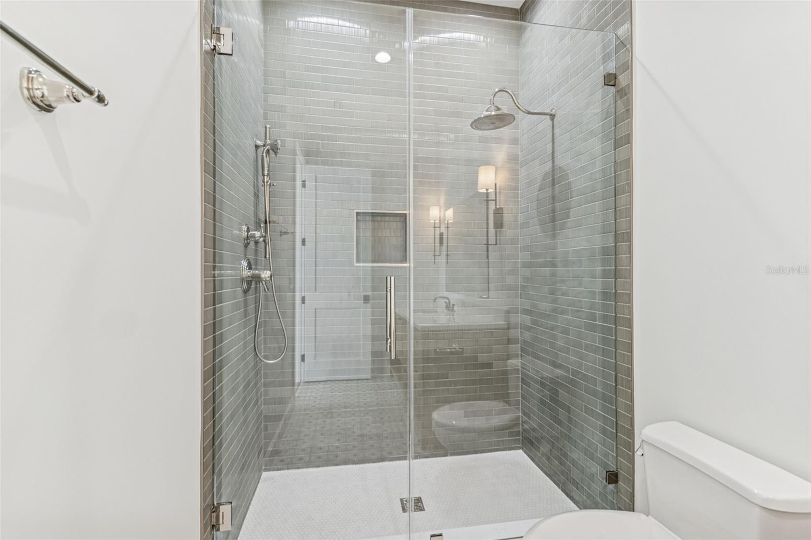 Image 53 of 87 For 4814 Euclid Avenue