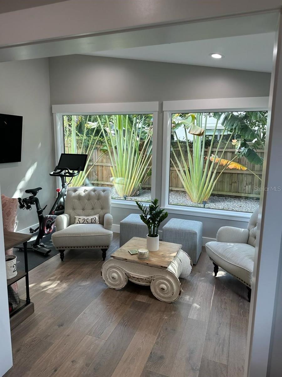 Image 10 of 23 For 2908 San Rafael Street