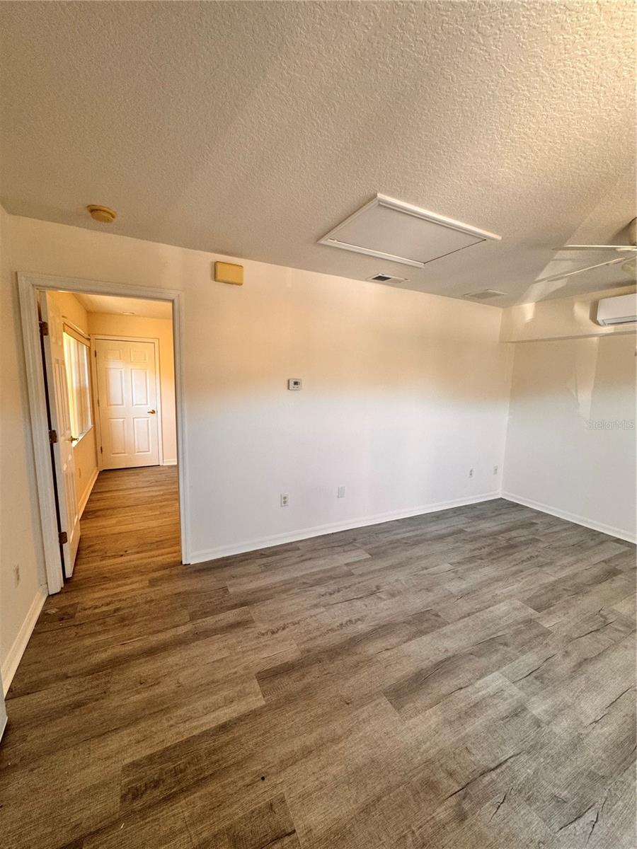 Image 8 of 14 For 421 Australian Way