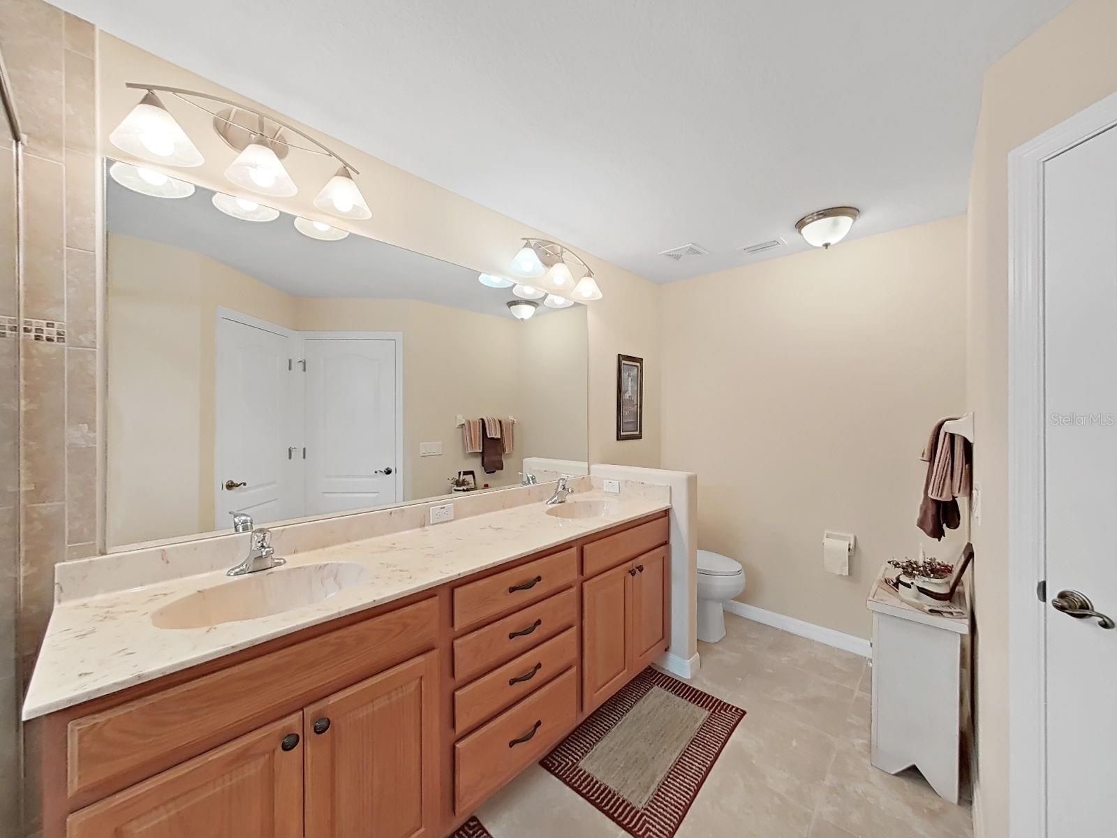 Image 24 of 75 For 1025 Lake Avoca Place