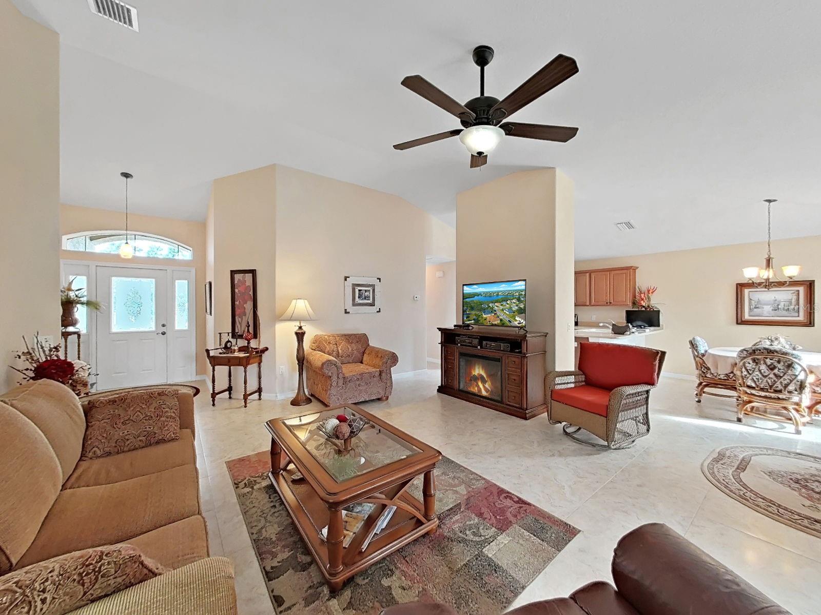 Image 32 of 75 For 1025 Lake Avoca Place