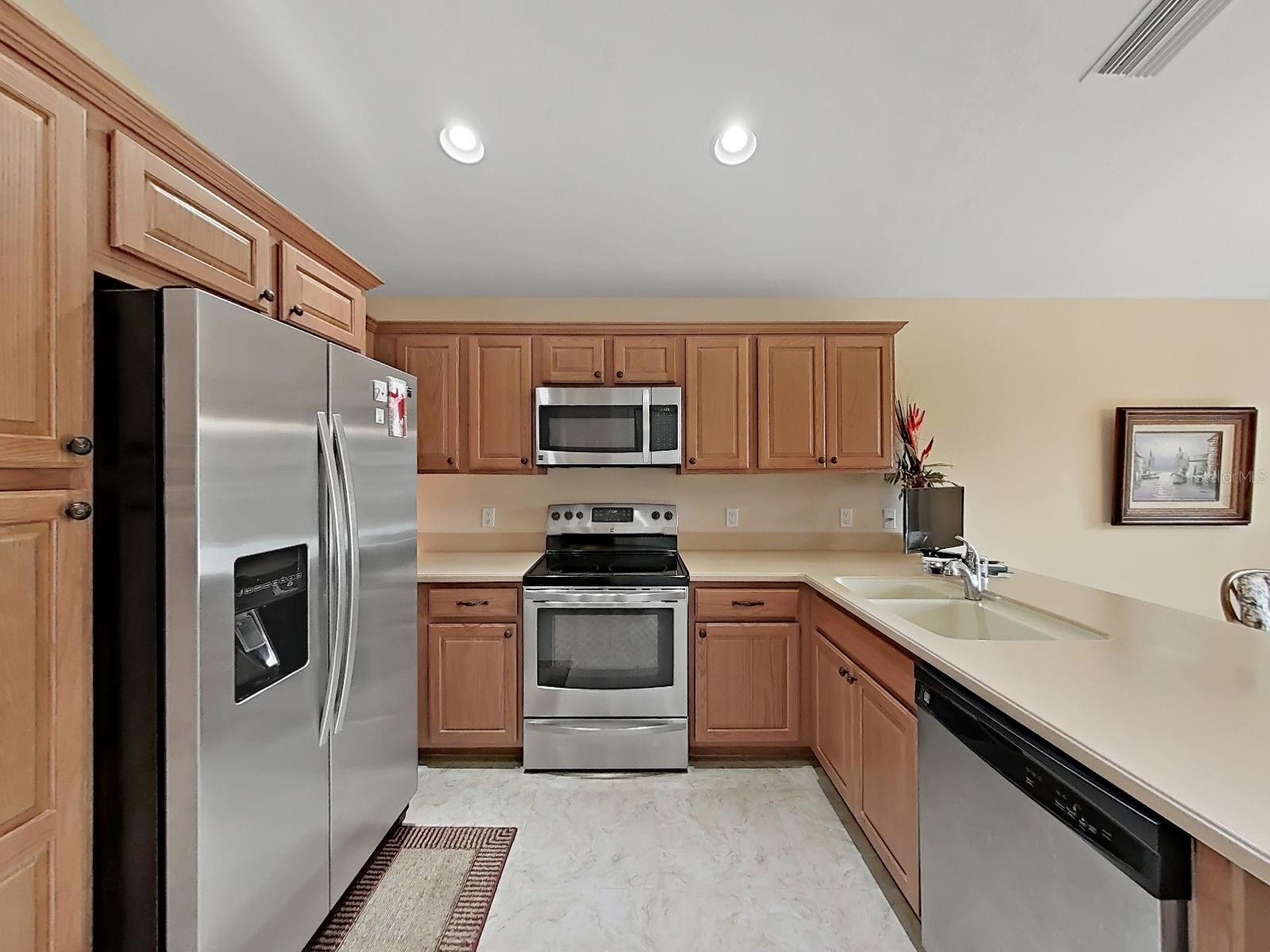 Image 34 of 75 For 1025 Lake Avoca Place