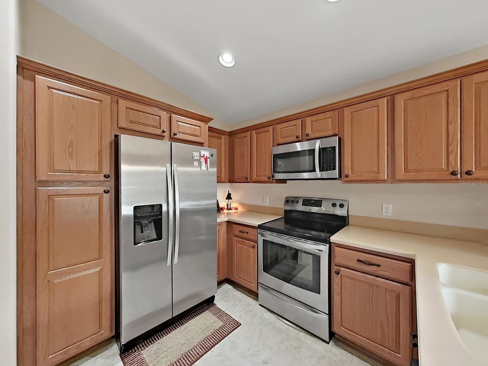 Image 35 of 75 For 1025 Lake Avoca Place