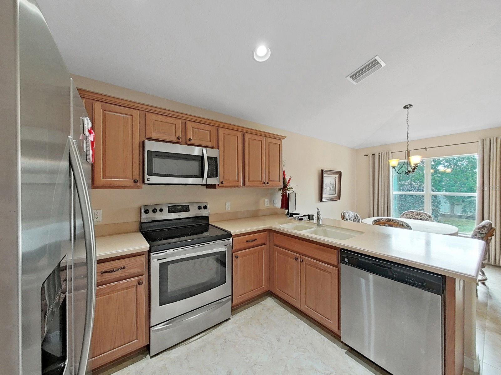 Image 36 of 75 For 1025 Lake Avoca Place