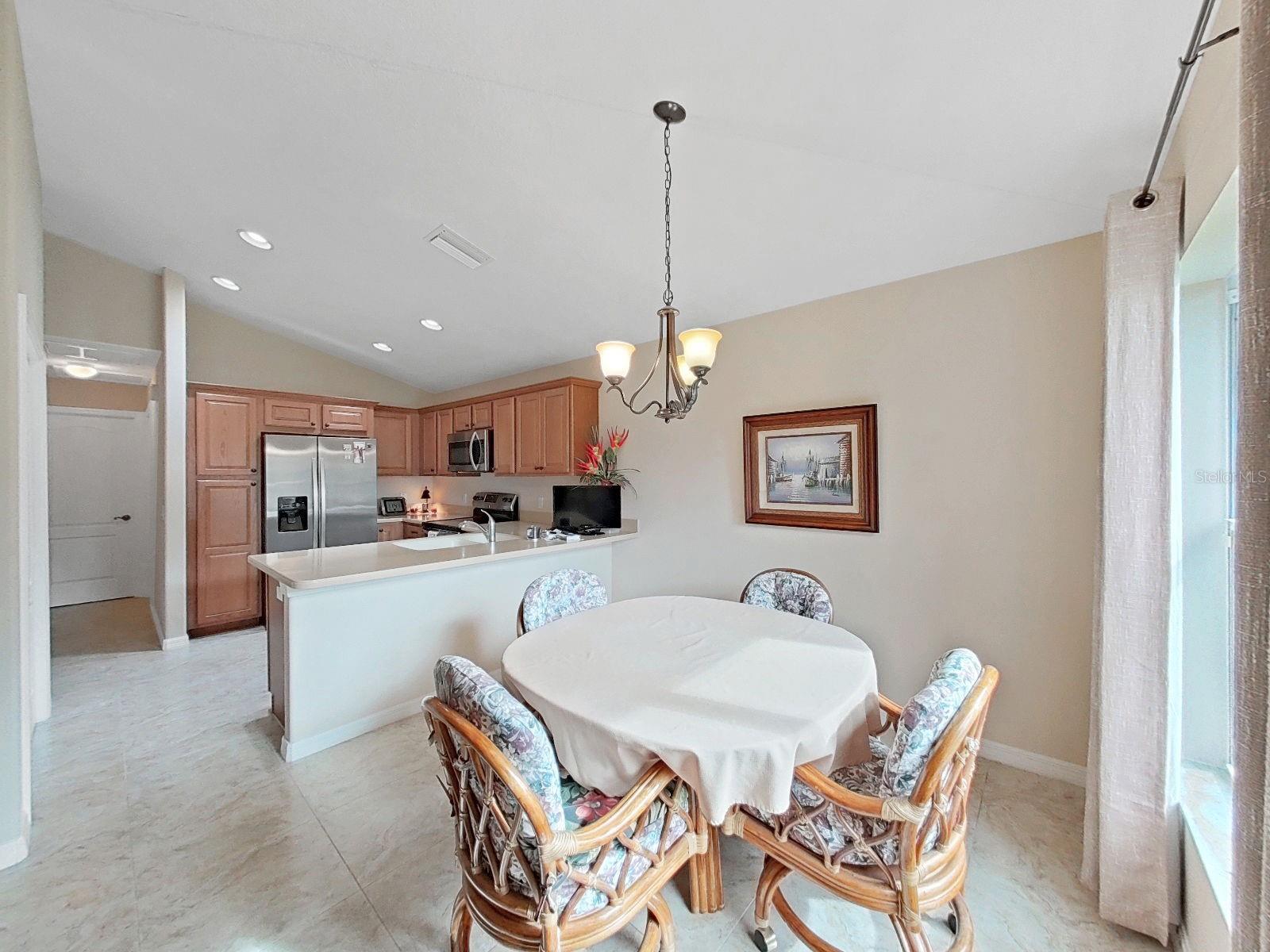 Image 40 of 75 For 1025 Lake Avoca Place