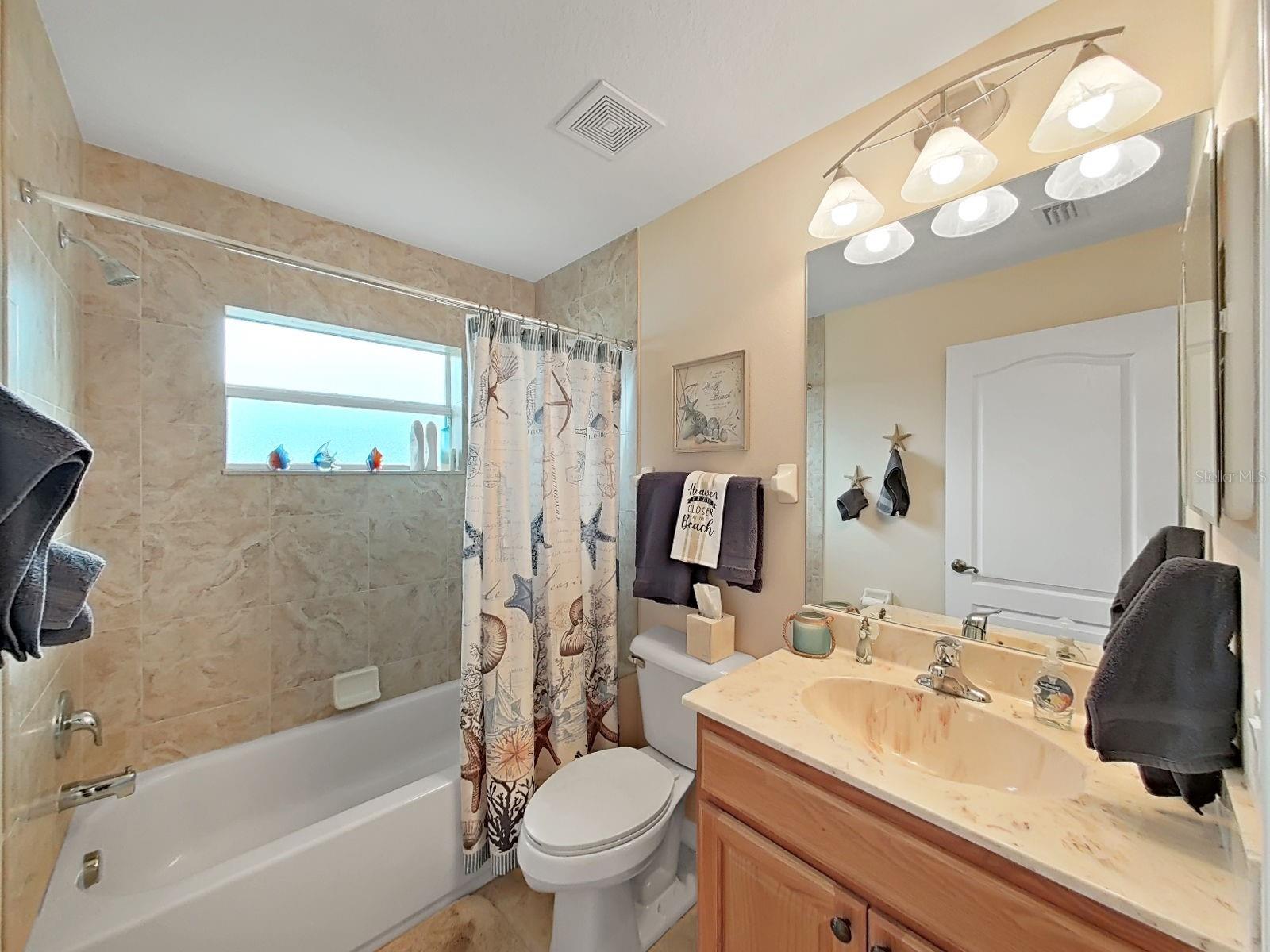 Image 42 of 75 For 1025 Lake Avoca Place