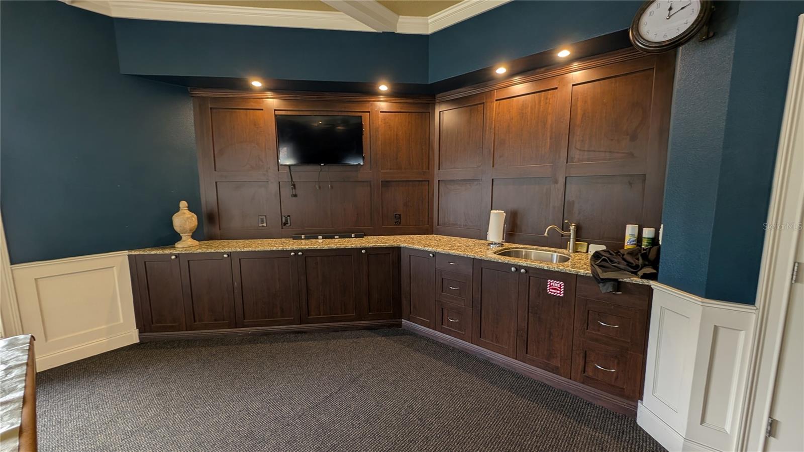 Image 57 of 75 For 1025 Lake Avoca Place