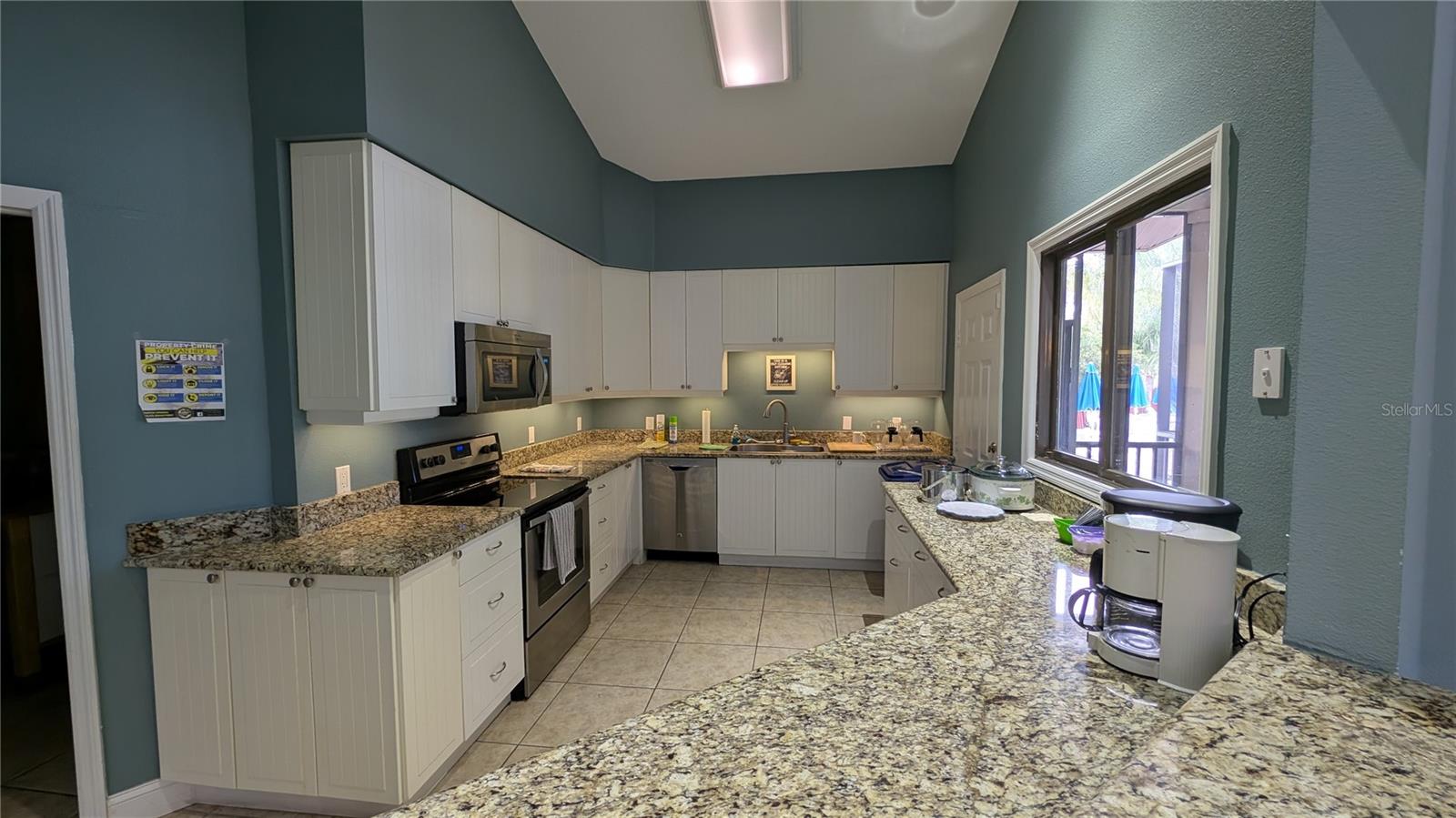 Image 59 of 75 For 1025 Lake Avoca Place