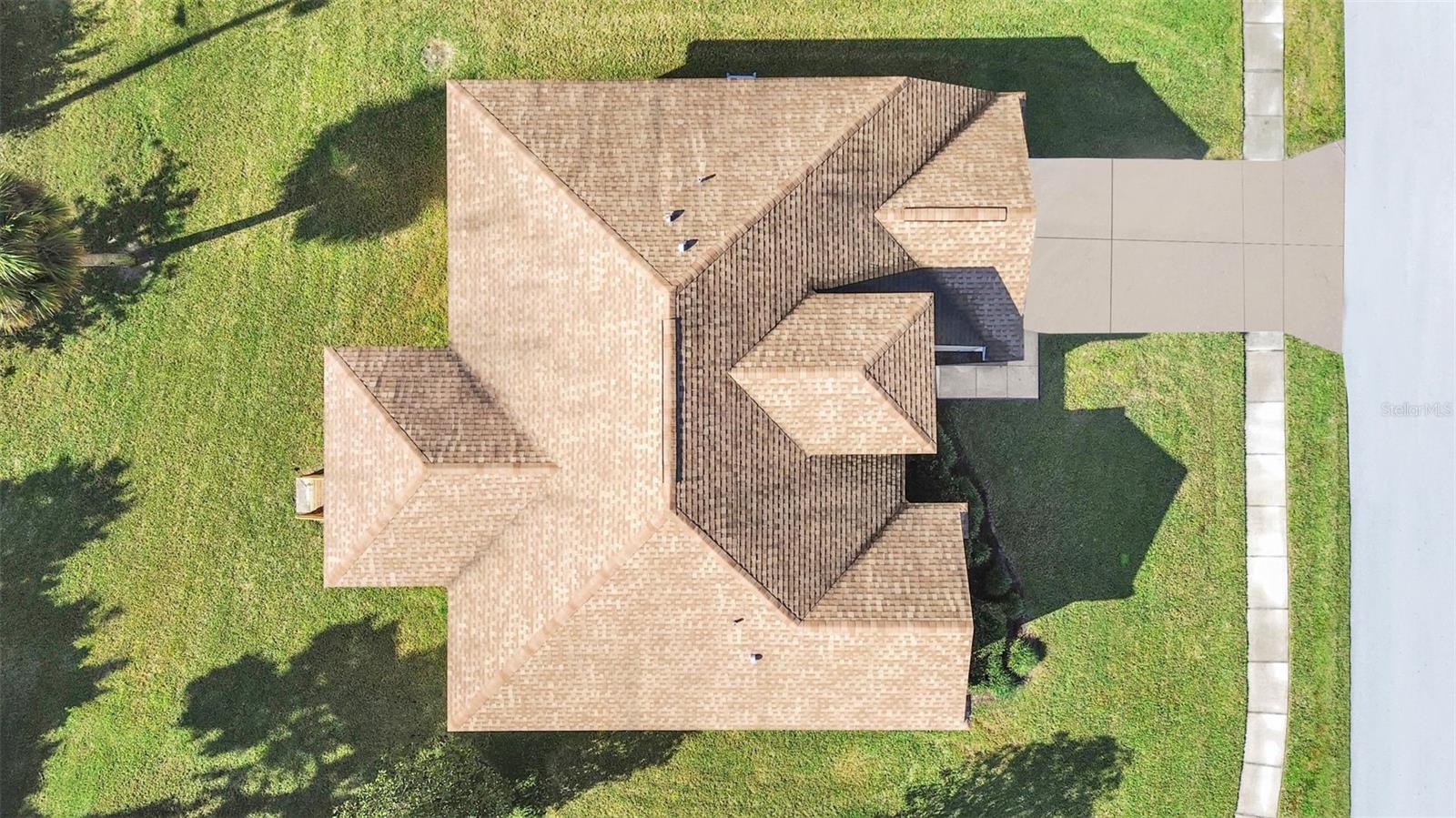 Image 6 of 75 For 1025 Lake Avoca Place