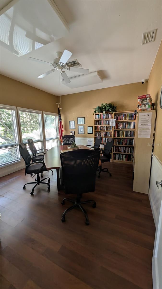 Image 64 of 75 For 1025 Lake Avoca Place