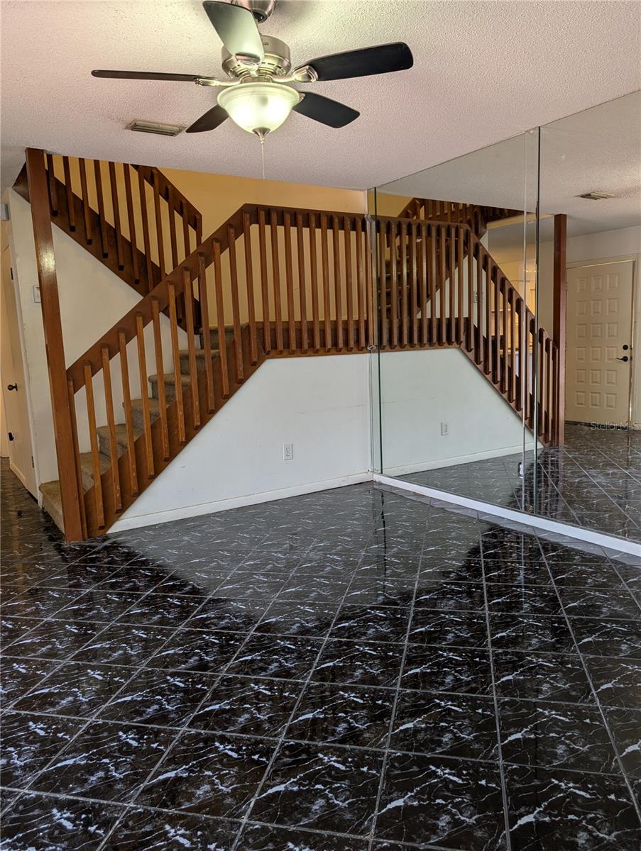 Image 14 of 46 For 8114 Oak Trace Way N D