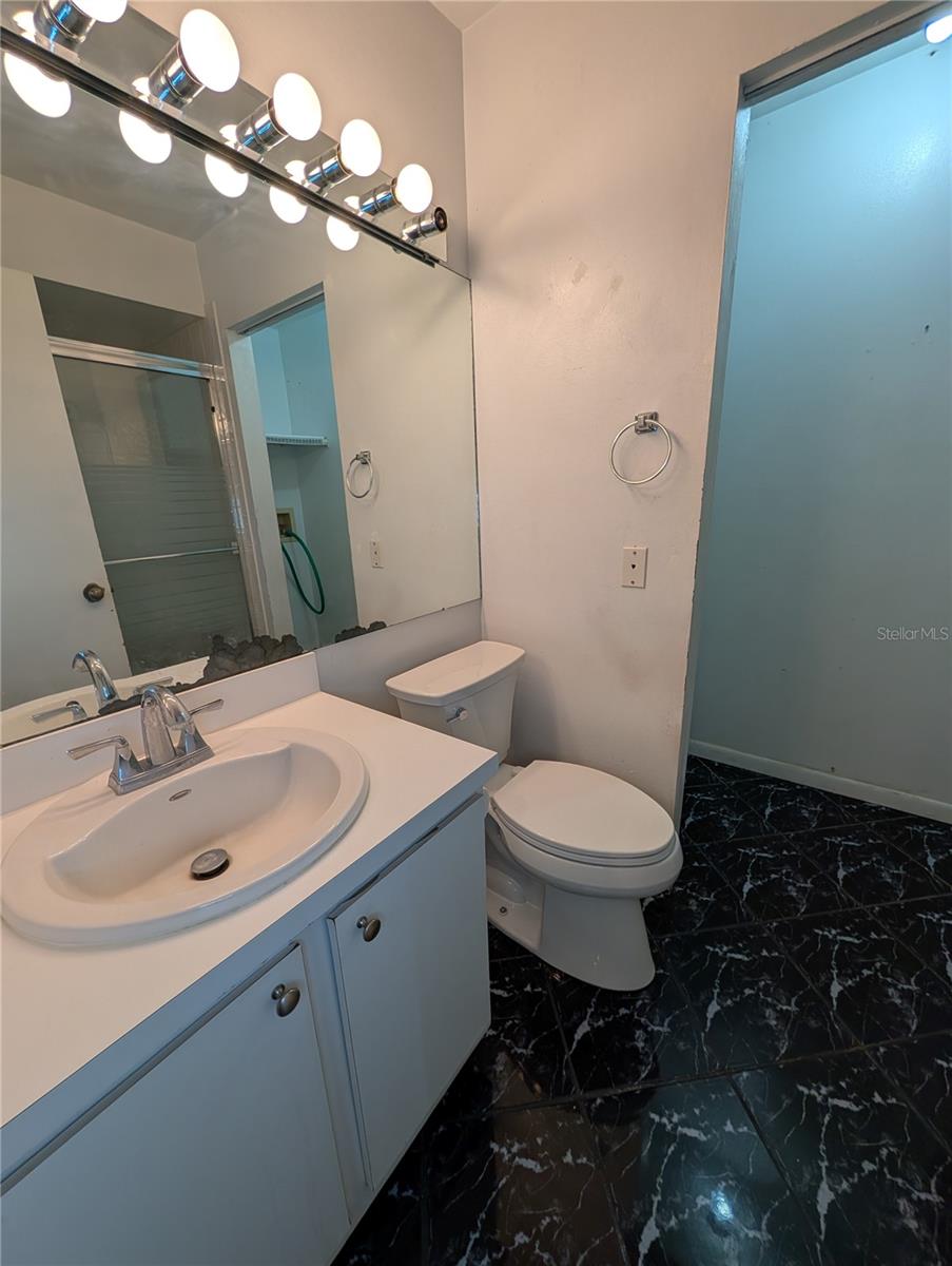 Image 25 of 46 For 8114 Oak Trace Way N D