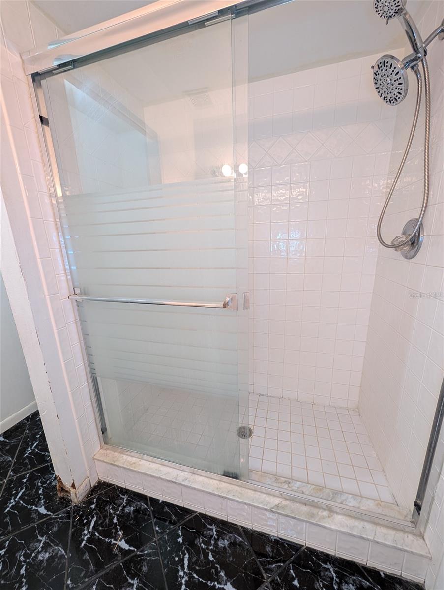 Image 27 of 46 For 8114 Oak Trace Way N D