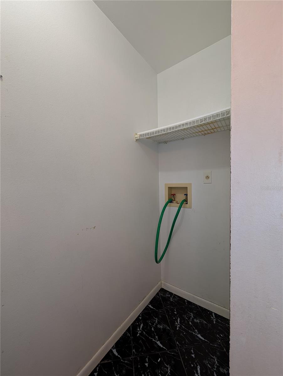 Image 29 of 46 For 8114 Oak Trace Way N D