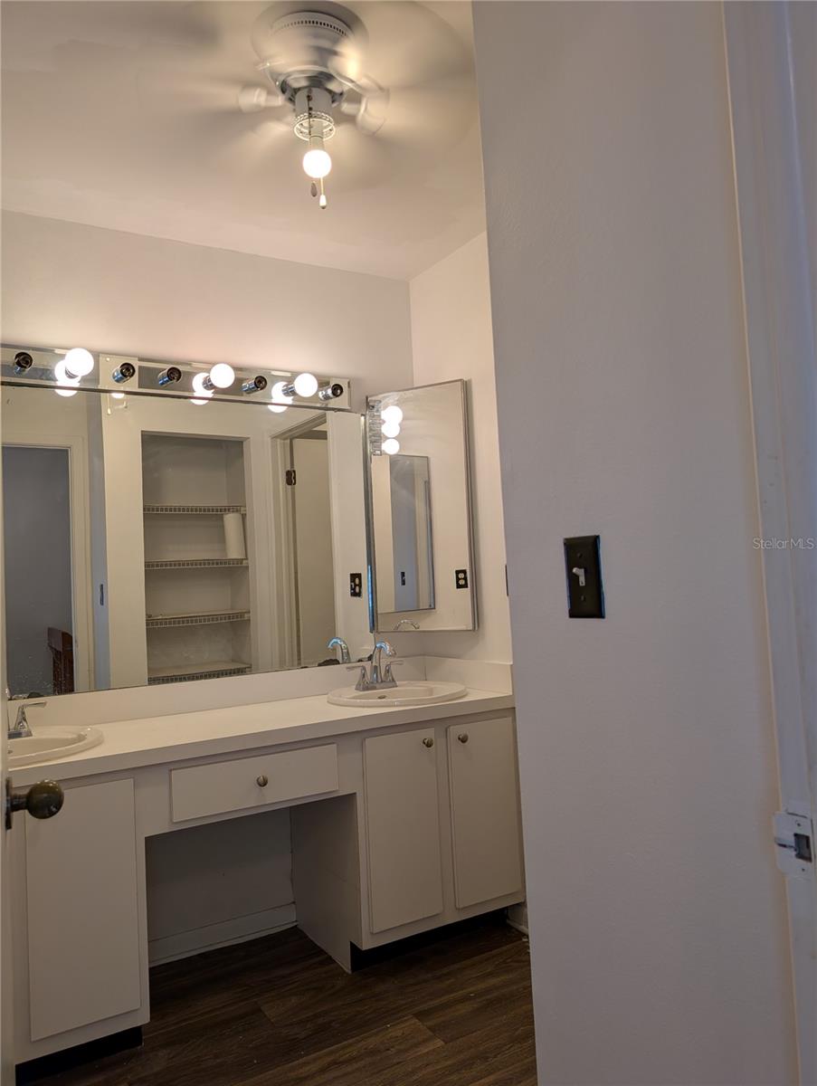 Image 40 of 46 For 8114 Oak Trace Way N D