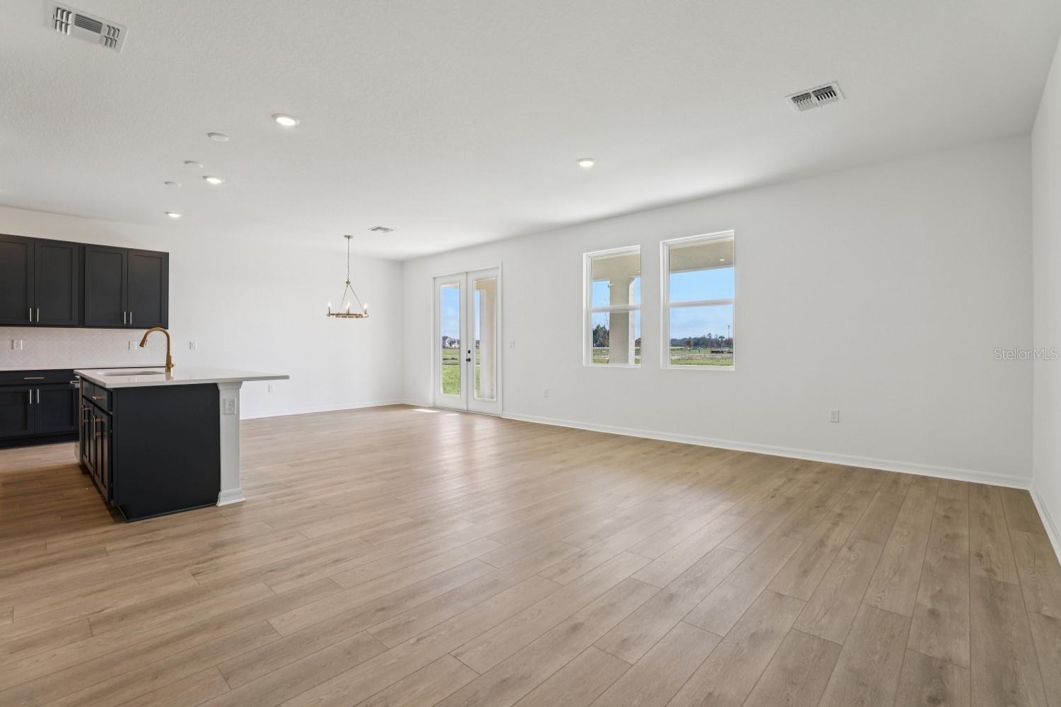 Image 7 of 49 For 5249 Painted Bamboo Street