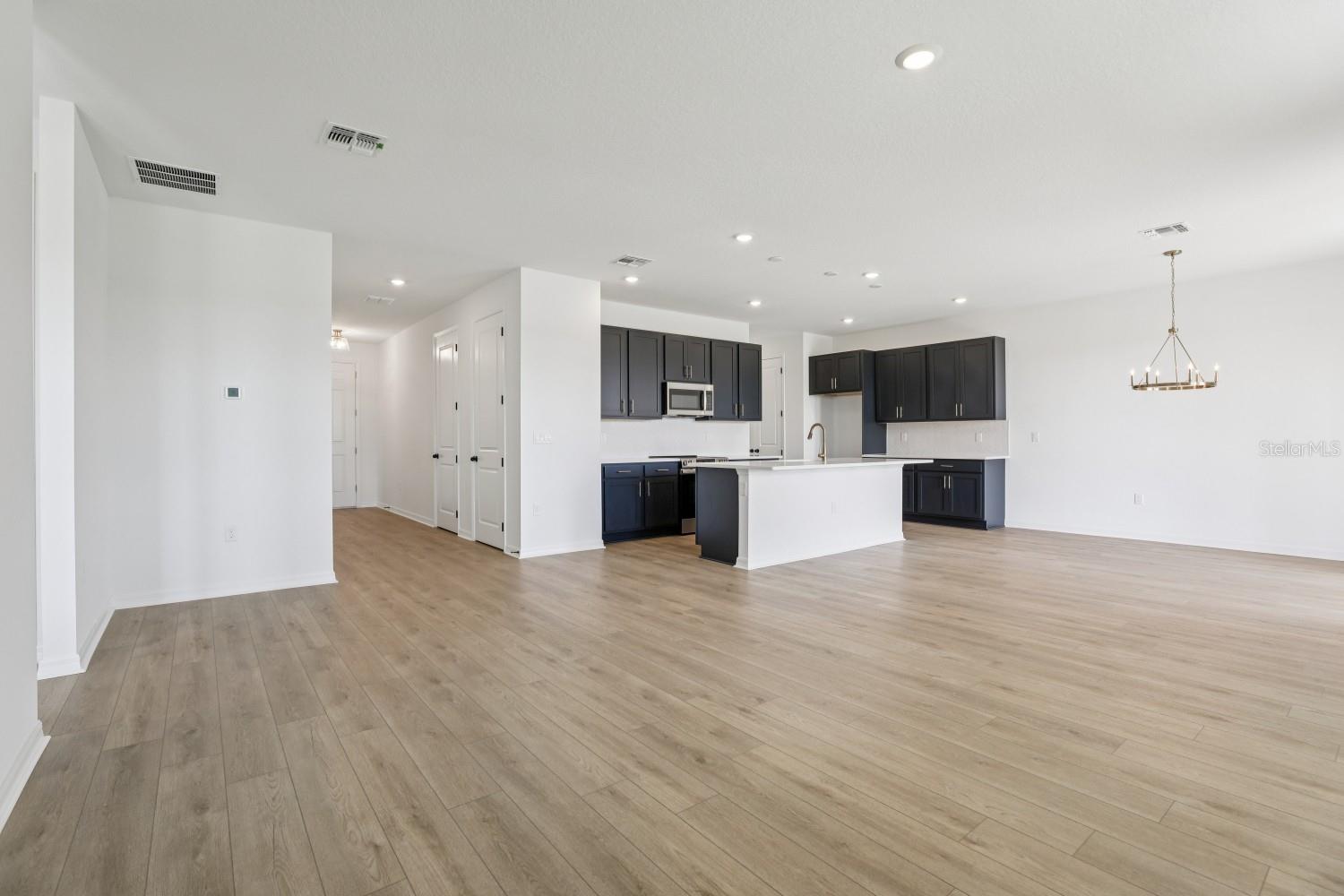 Image 8 of 49 For 5249 Painted Bamboo Street