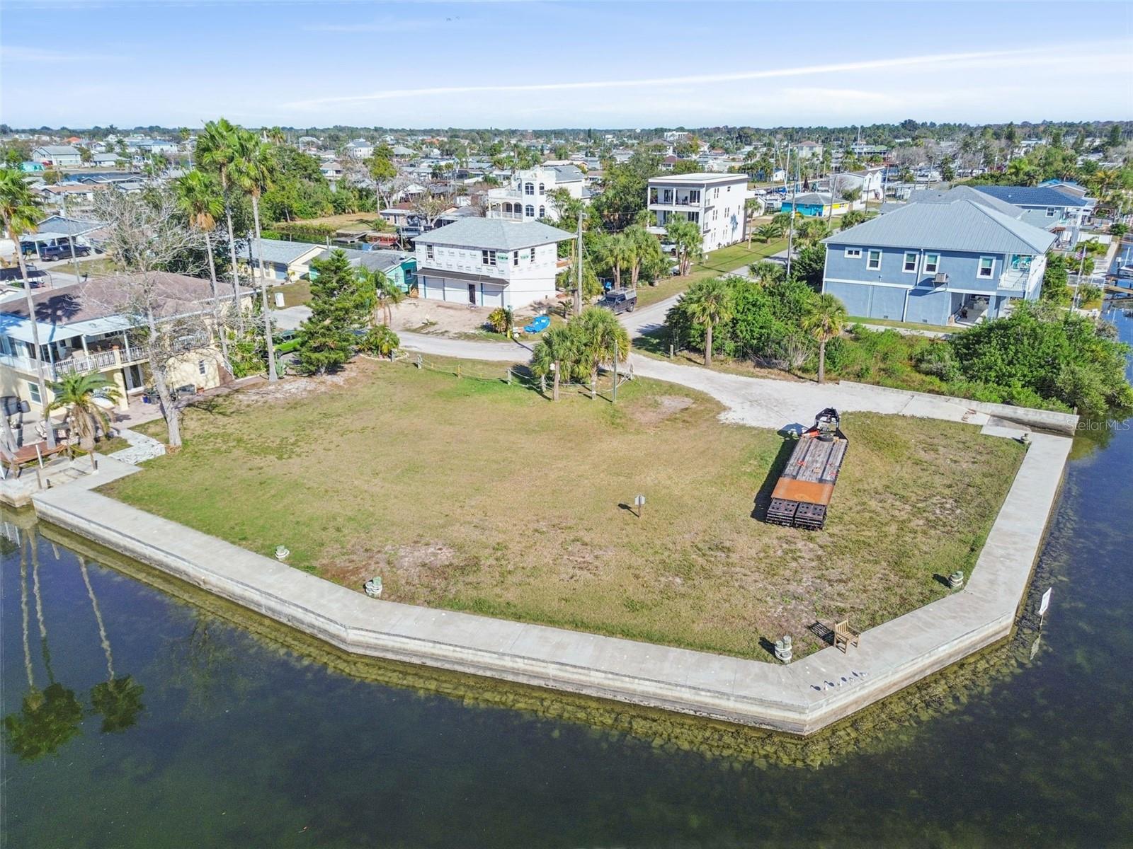 Listing photo id 19 for 6374 Boatyard Drive