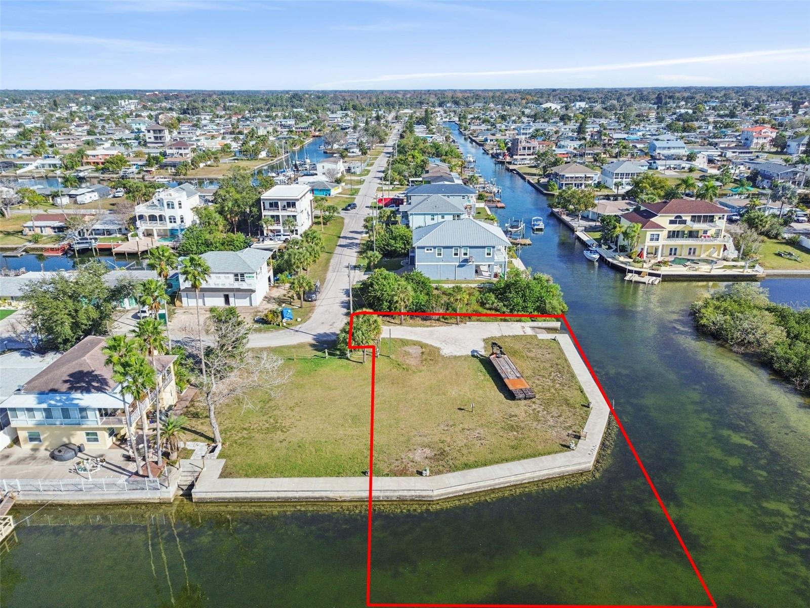 Listing photo id 2 for 6374 Boatyard Drive