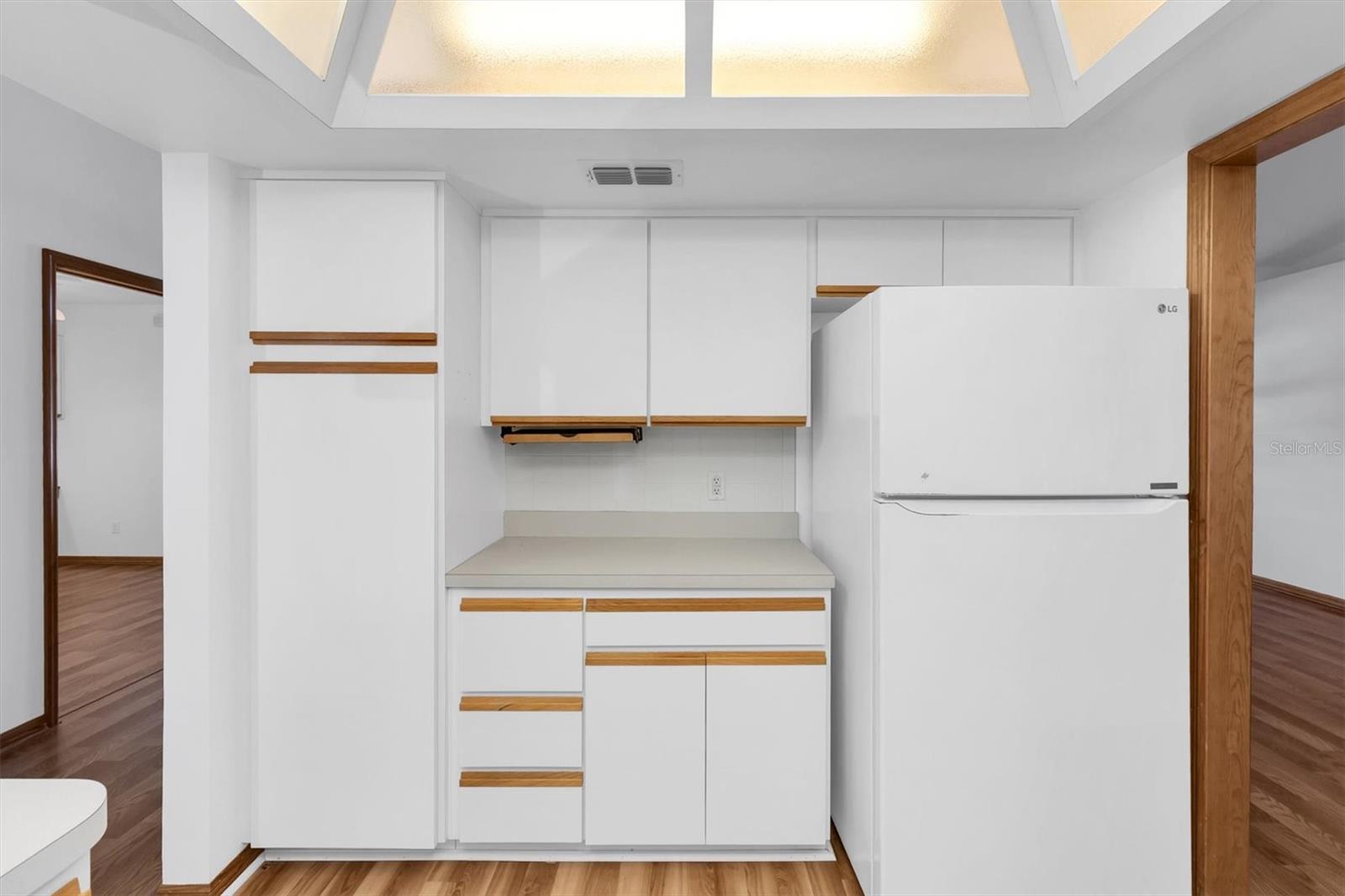 Image 17 of 47 For 2494 Axelwood Drive