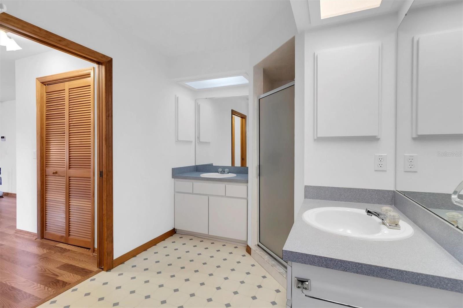 Image 21 of 47 For 2494 Axelwood Drive