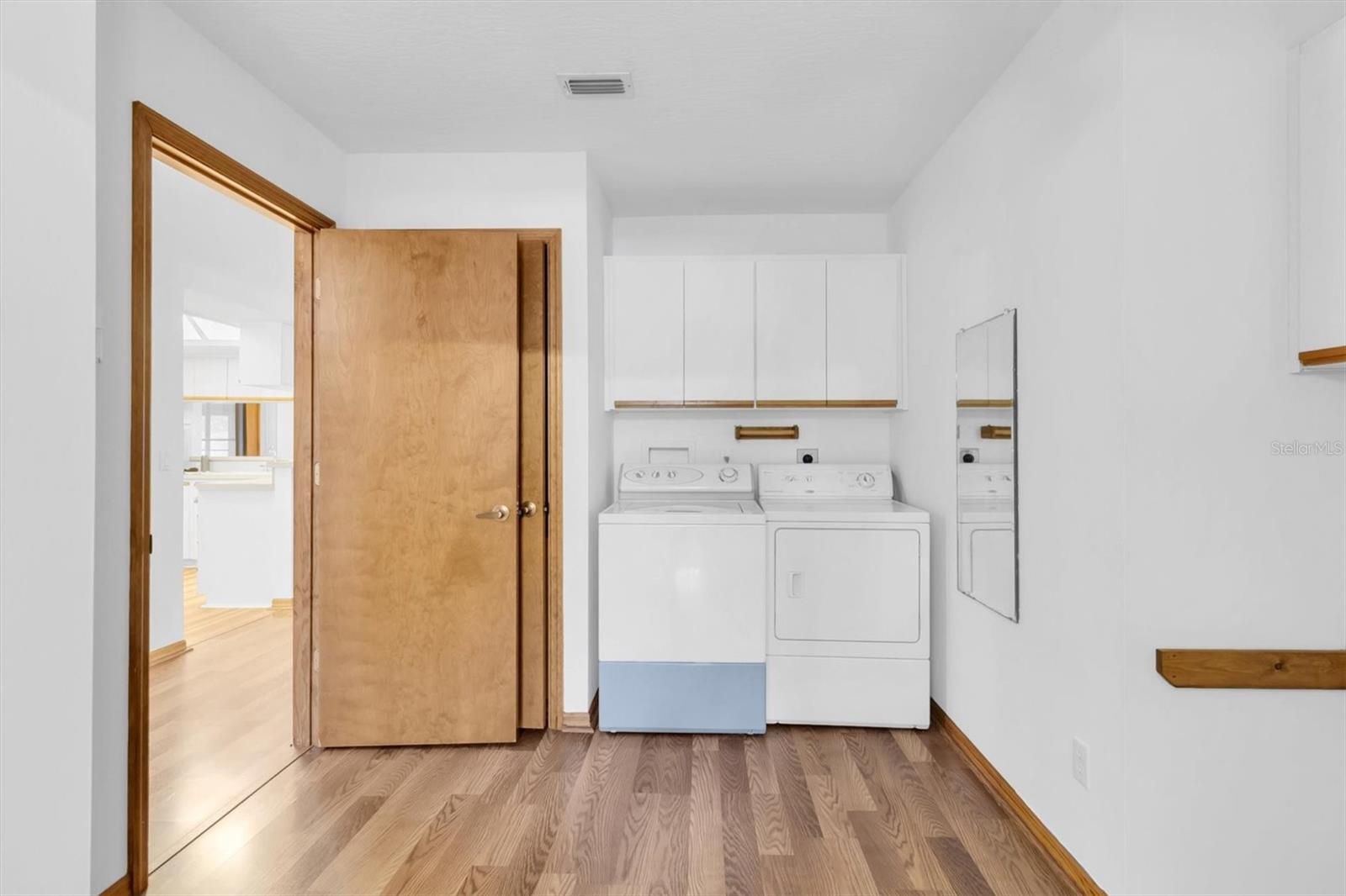 Image 23 of 47 For 2494 Axelwood Drive