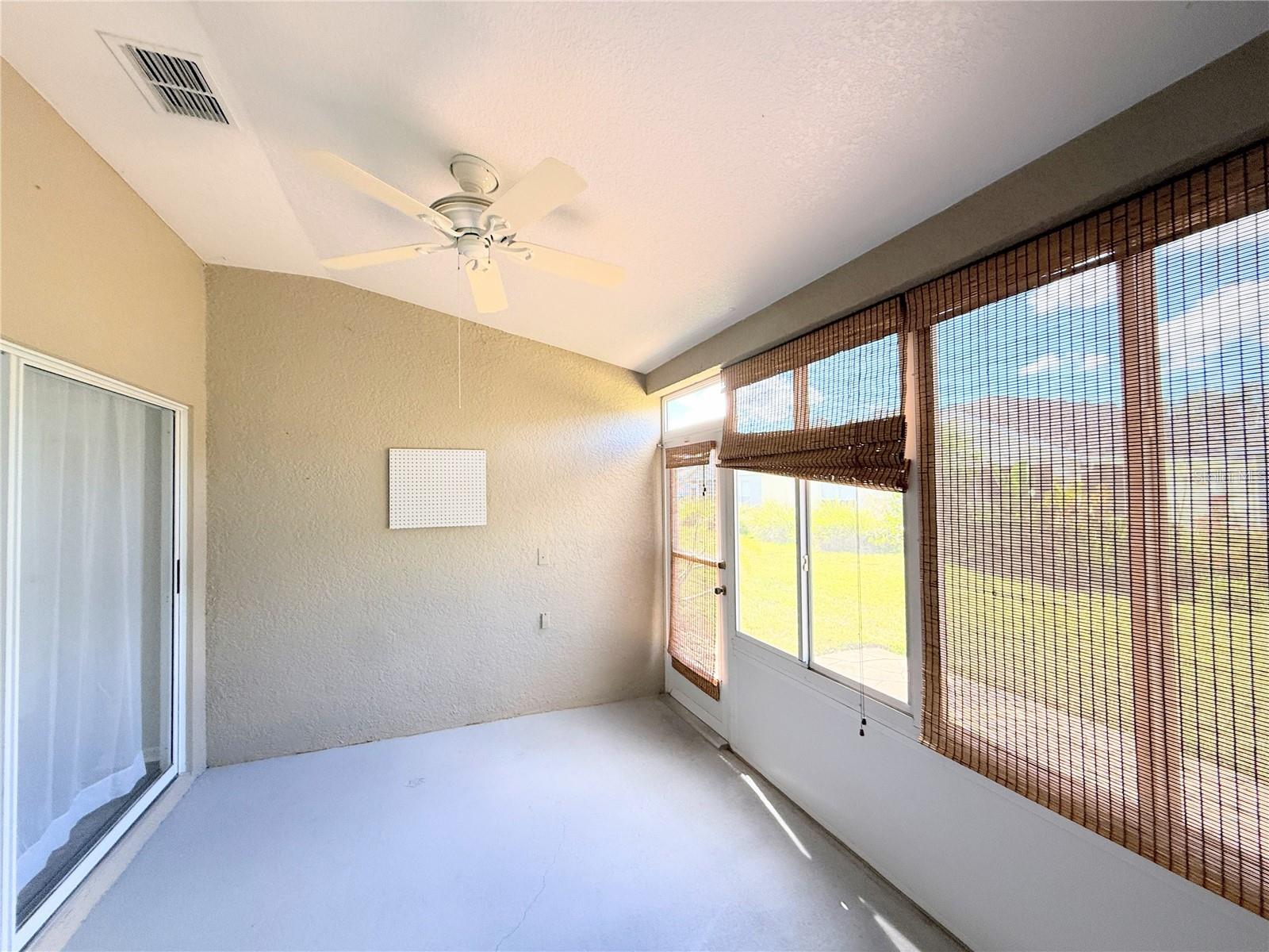 Image 18 of 23 For 5044 Gato Del Sol Circle