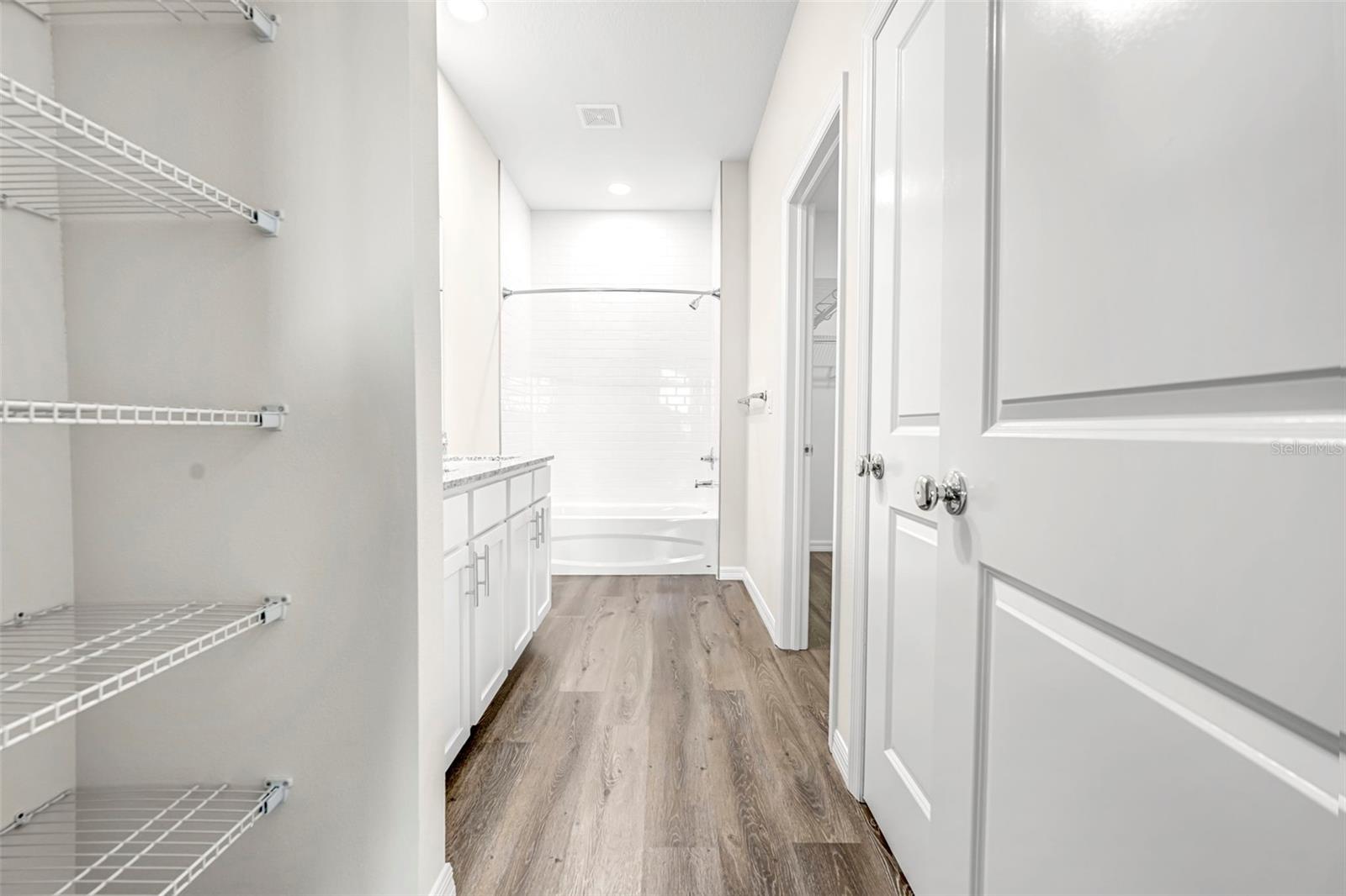 Image 36 of 75 For 10148 Duffy Circle