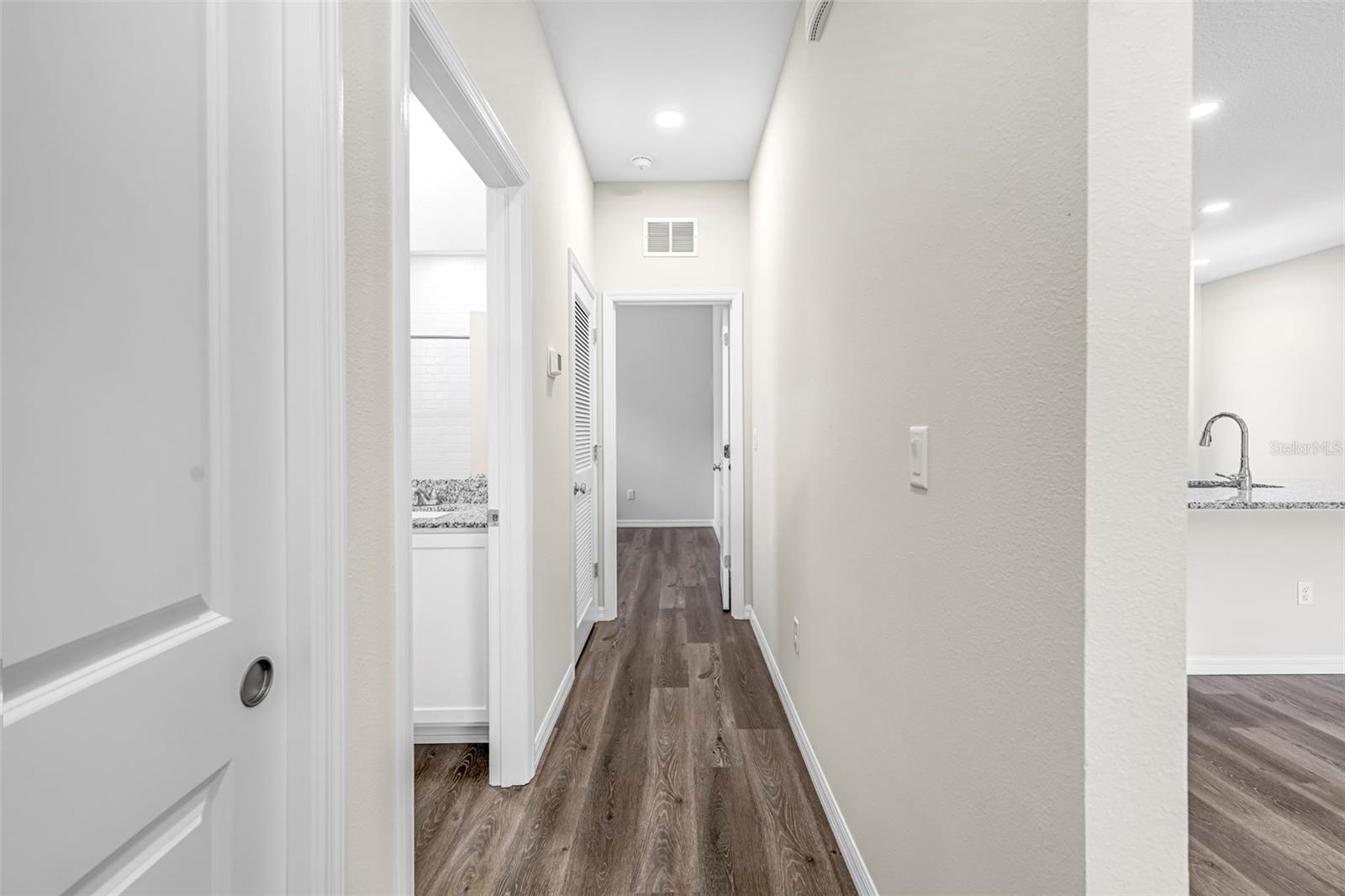 Image 48 of 75 For 10148 Duffy Circle