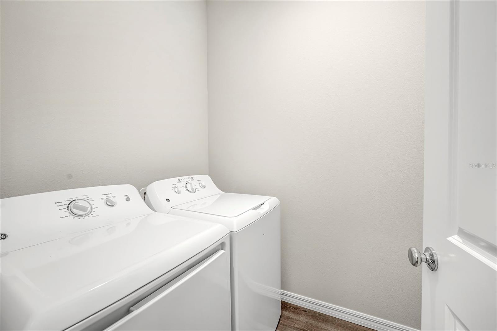 Image 50 of 75 For 10148 Duffy Circle