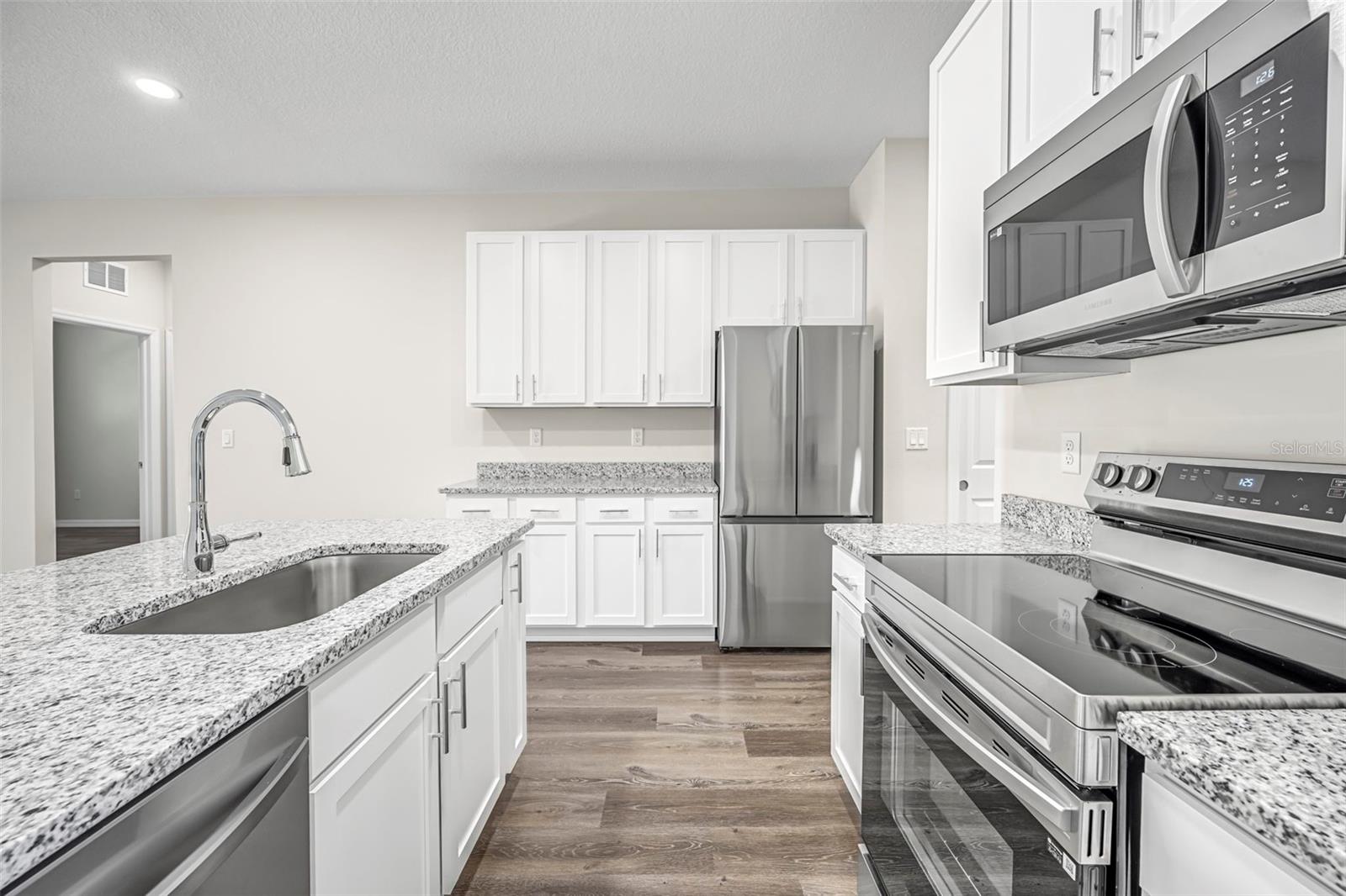 Image 52 of 75 For 10148 Duffy Circle