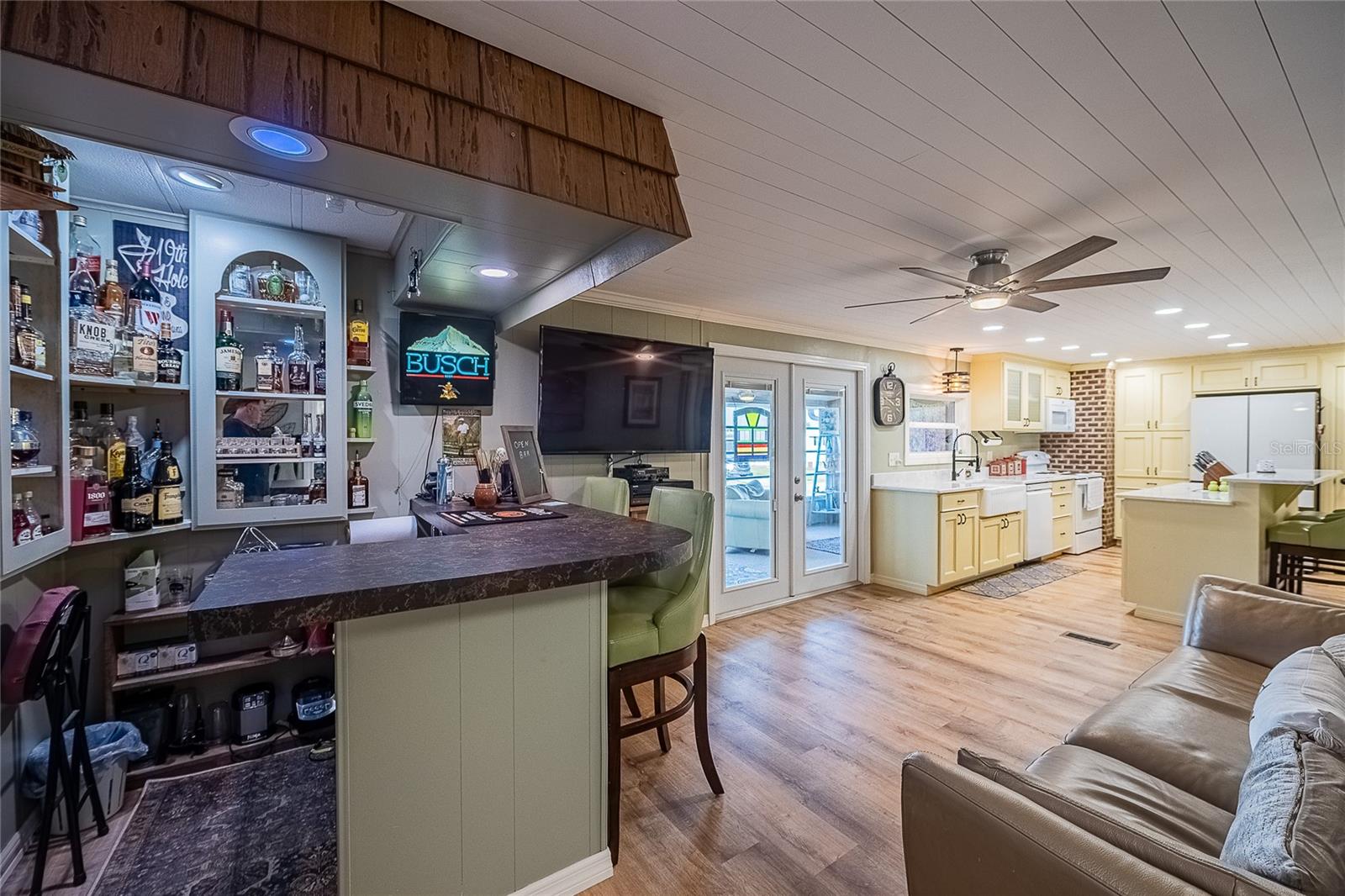 Image 13 of 59 For 5421 Mohawk Street