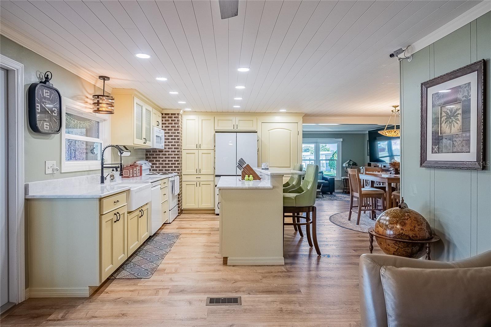 Image 14 of 59 For 5421 Mohawk Street