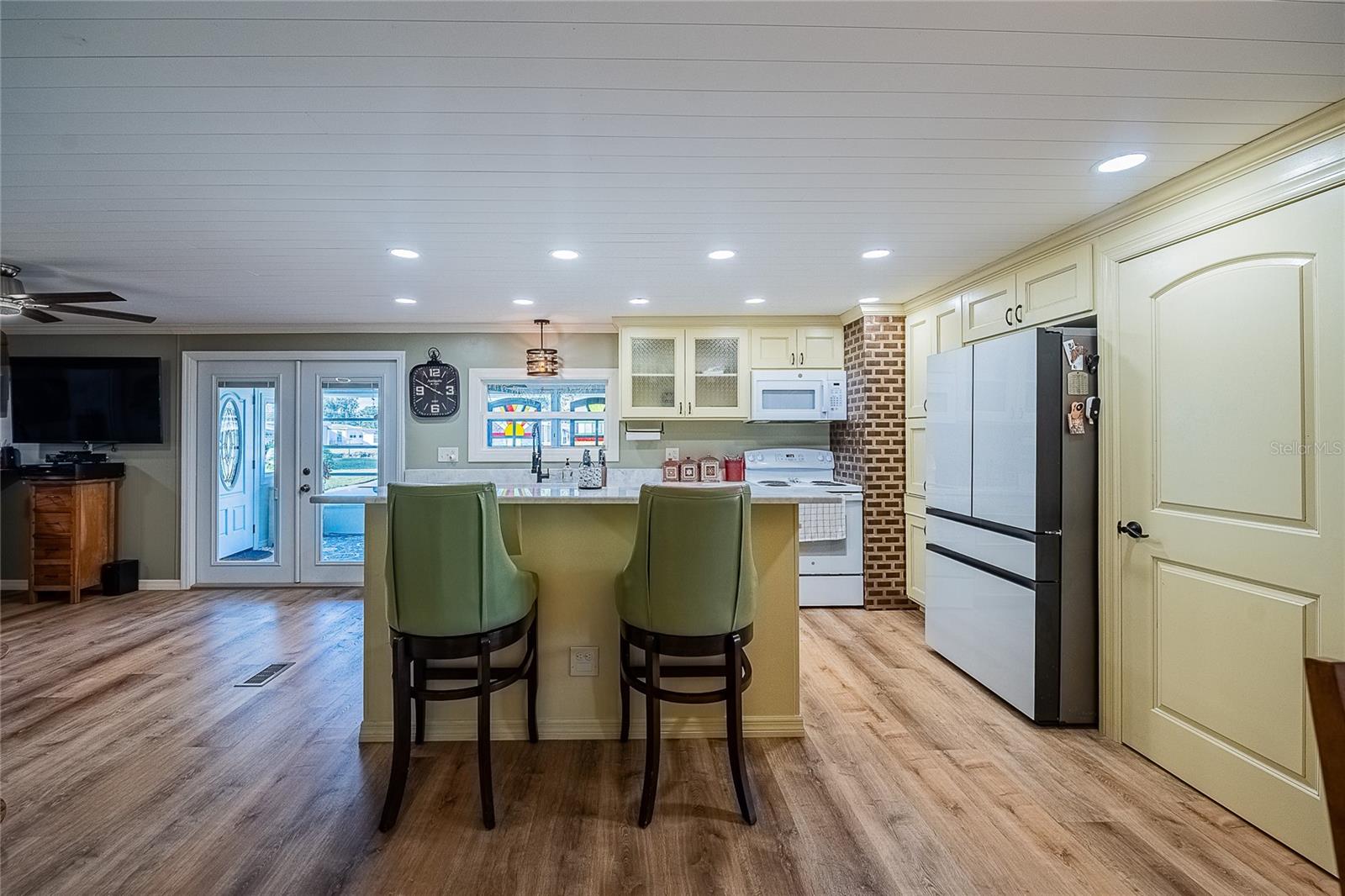 Image 17 of 59 For 5421 Mohawk Street