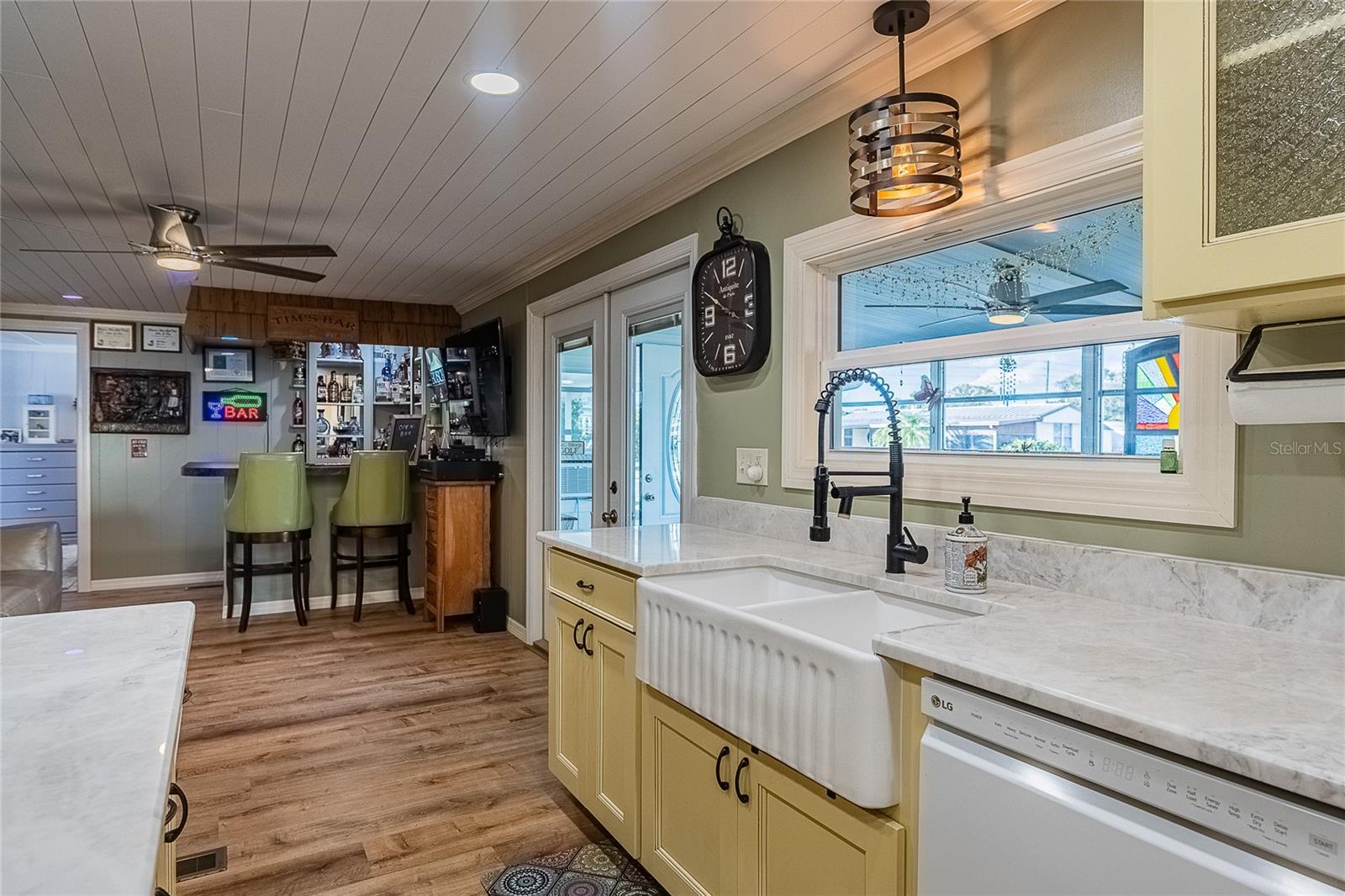 Image 19 of 59 For 5421 Mohawk Street