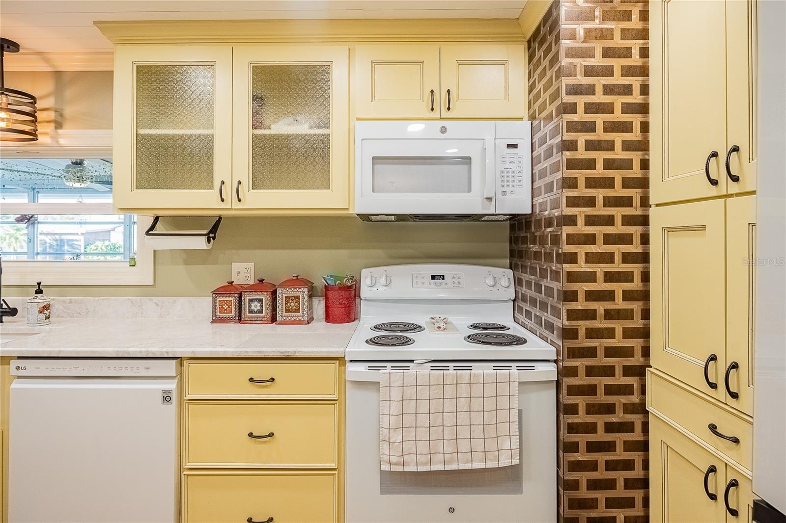 Image 20 of 59 For 5421 Mohawk Street