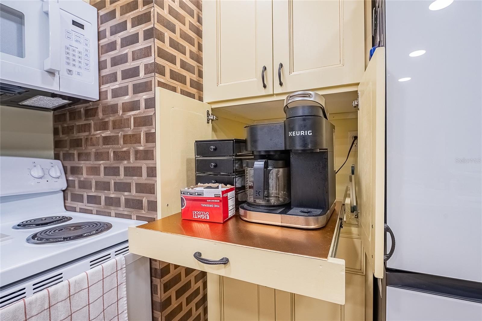 Image 21 of 59 For 5421 Mohawk Street