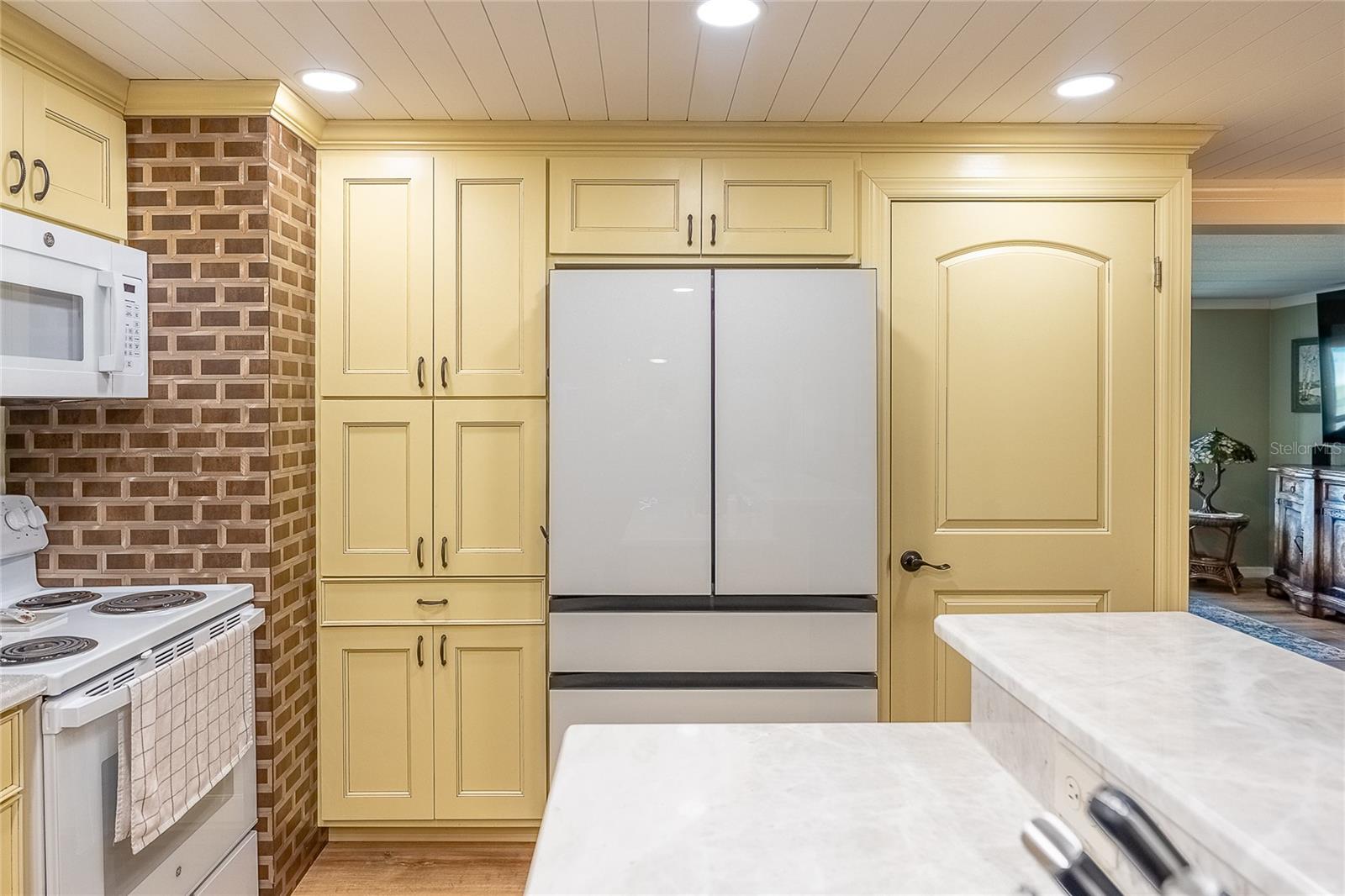 Image 23 of 59 For 5421 Mohawk Street