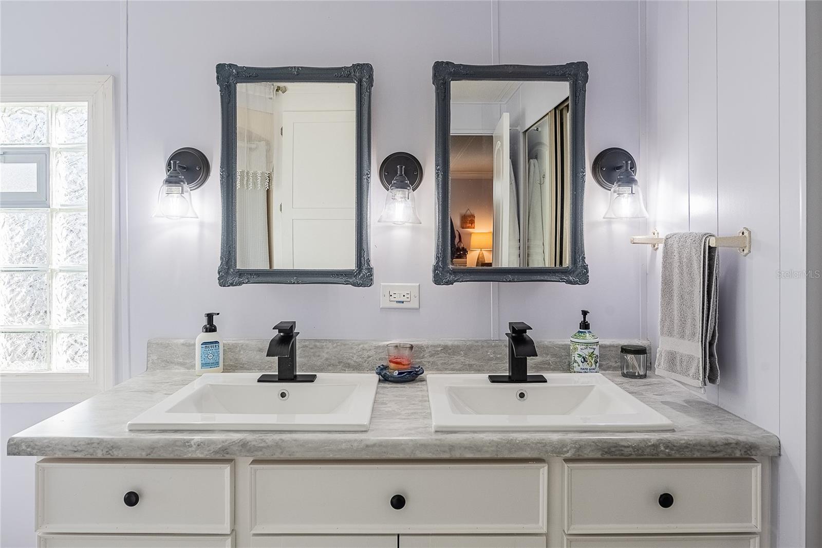 Image 30 of 59 For 5421 Mohawk Street