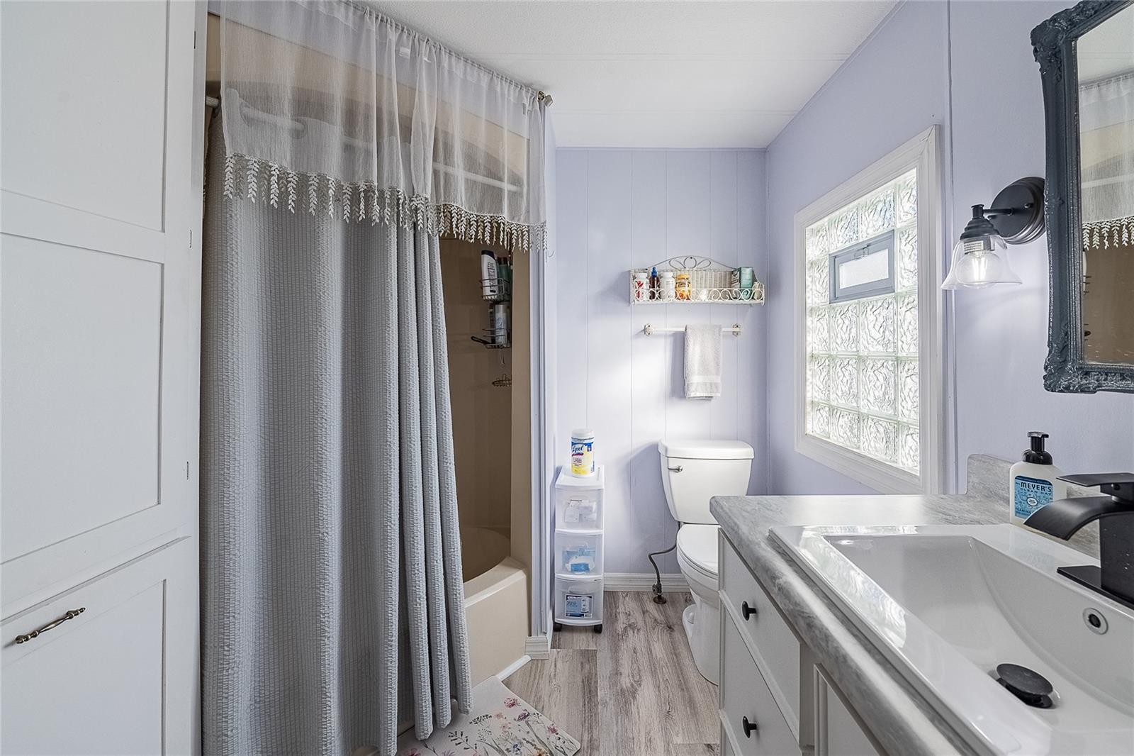 Image 31 of 59 For 5421 Mohawk Street