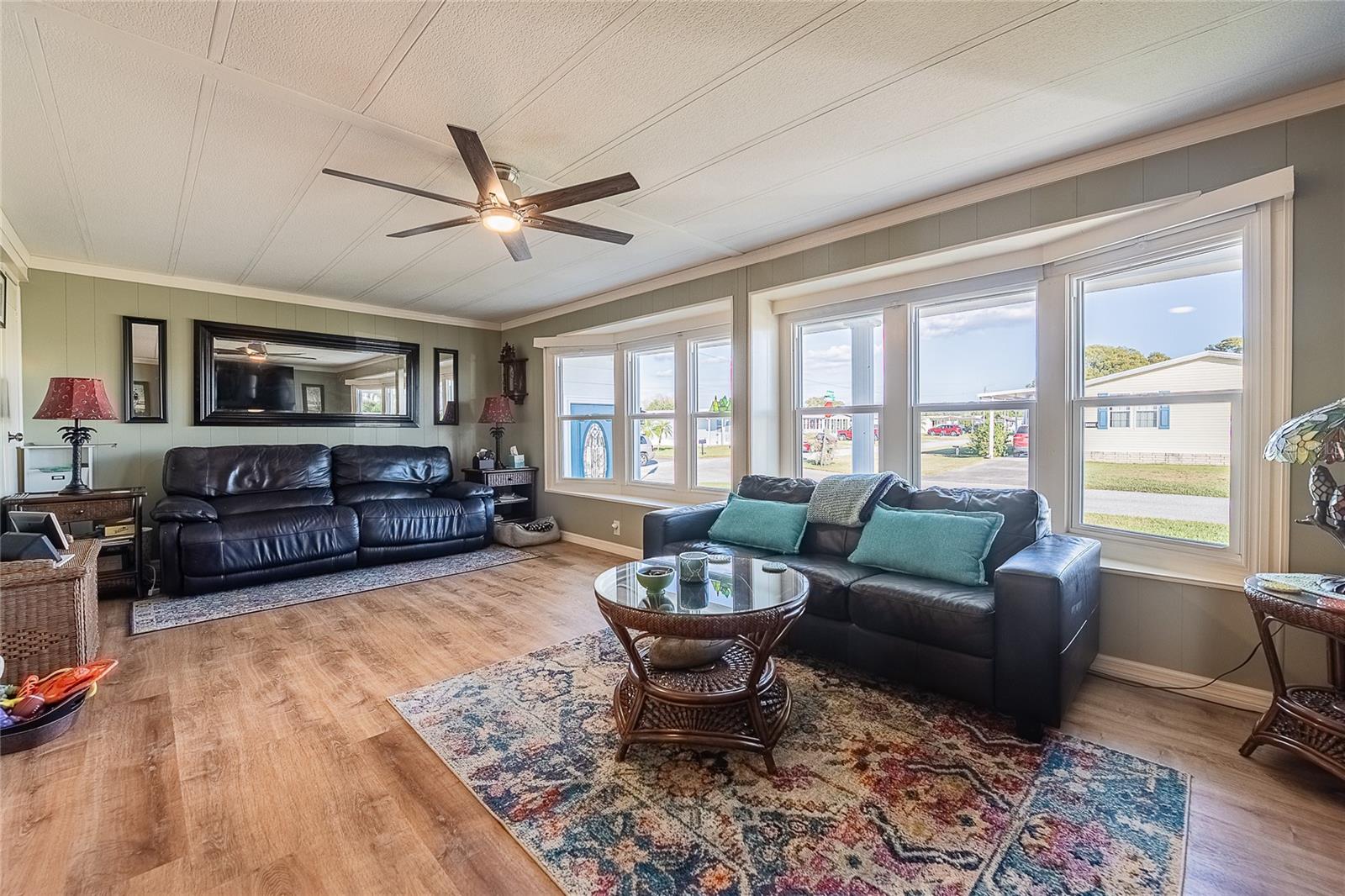 Image 4 of 59 For 5421 Mohawk Street