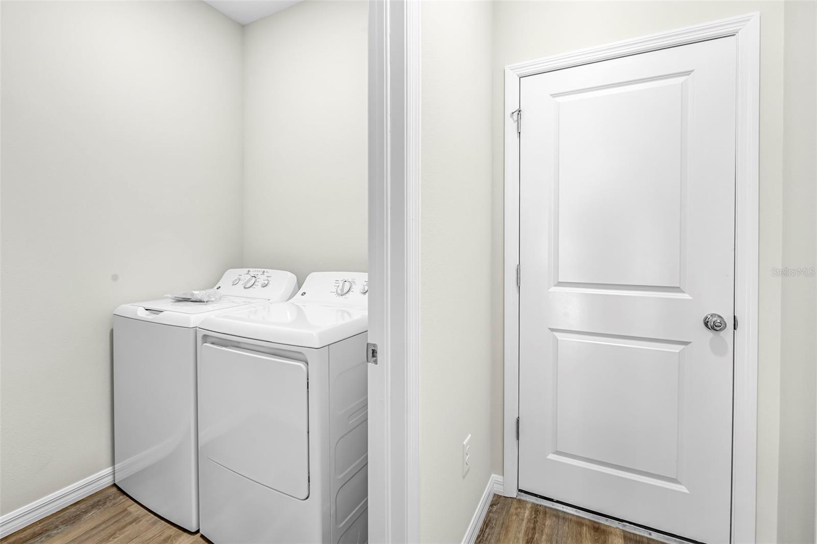 Image 53 of 75 For 9322 Seve Court