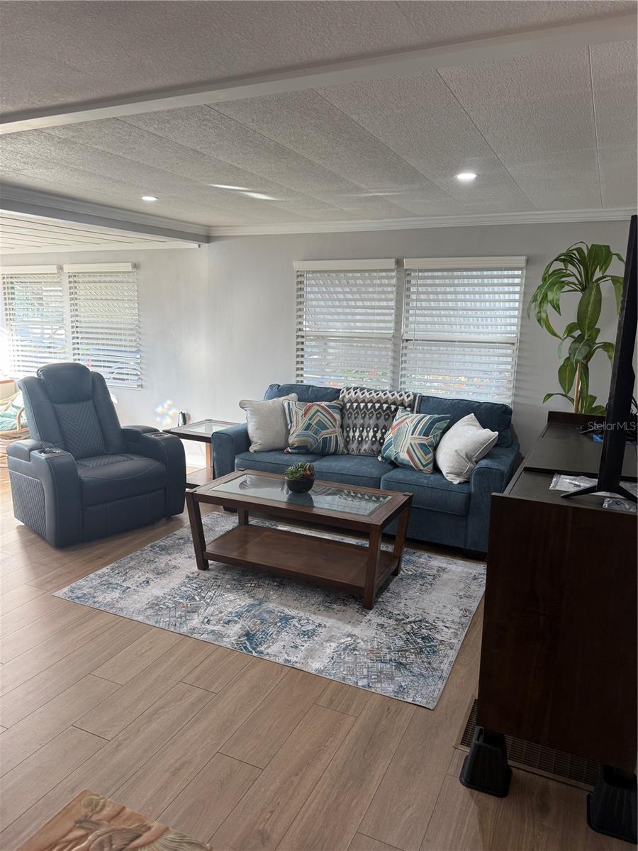 Image 10 of 21 For 7880 54th Avenue N 57