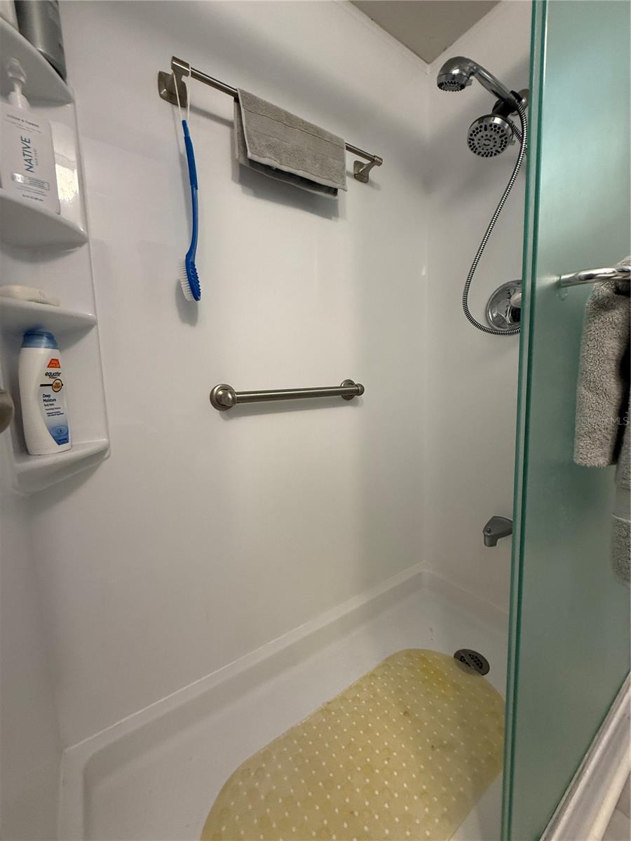 Image 16 of 21 For 7880 54th Avenue N 57