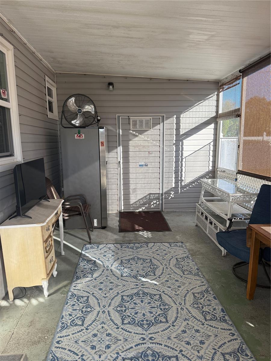 Image 4 of 21 For 7880 54th Avenue N 57