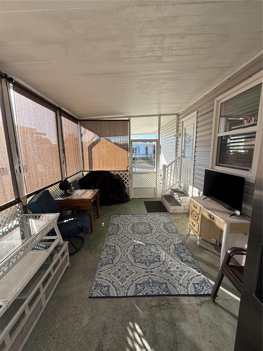 Image 7 of 21 For 7880 54th Avenue N 57