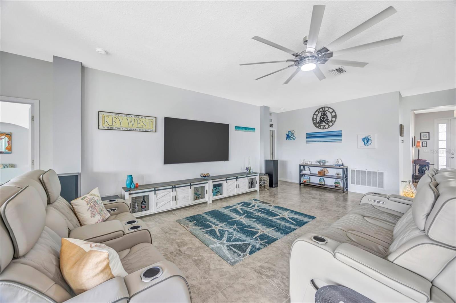 Image 23 of 77 For 5652 Fisher Glen Loop